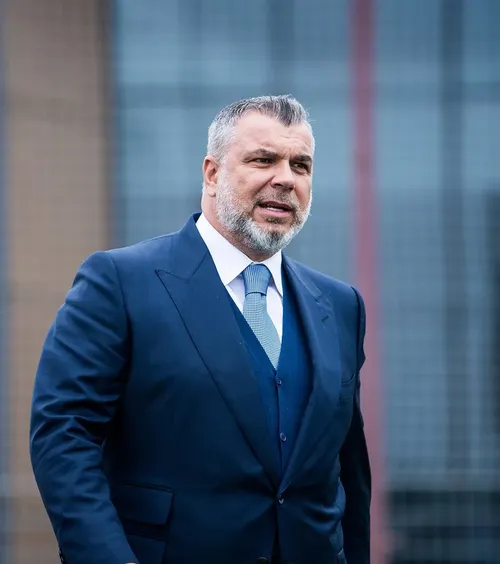 Calificare directă ratată  Selecționata pregătită de   Cosmin Olăroiu  merge la barajul pentru CM 2026 » Uzbekistan s-a calificat în premieră la turneul final!