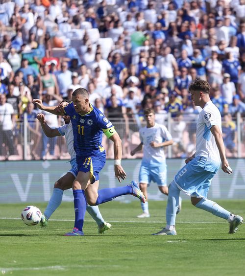 „Am urlat la jucători”  Tensiune în vestiarul Bosniei la 1-0 cu San Marino:   „Vă pot ierta totul, nu asta”