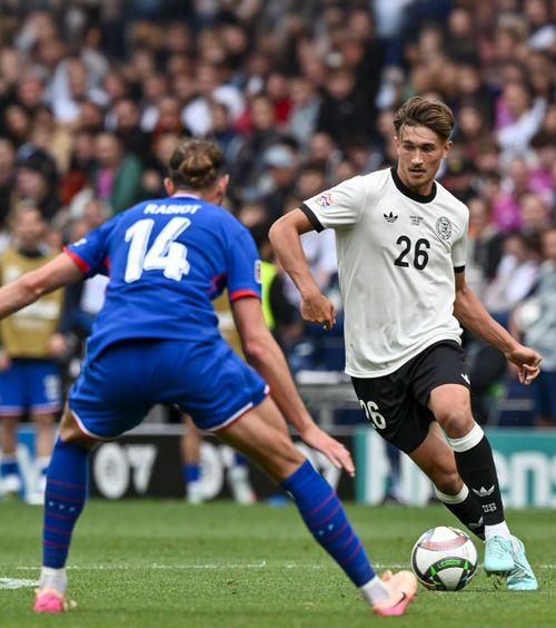 Debut pentru Germania  Marele talent de origine română căruia   GOLAZO.ro  i-a aflat povestea   a jucat primul meci cu Mannschaft