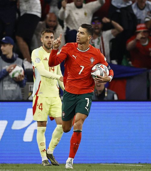 938 and counting    Cristiano Ronaldo,  un nou pas important spre borna celor   1.000 de goluri!  A marcat și în finala Nations League, cu Spania