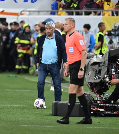 „Arbitraj catastrofal”  Mircea Lucescu e sigur că   România a fost din nou defavorizată:  „S-a încăpățânat ca olandezul”