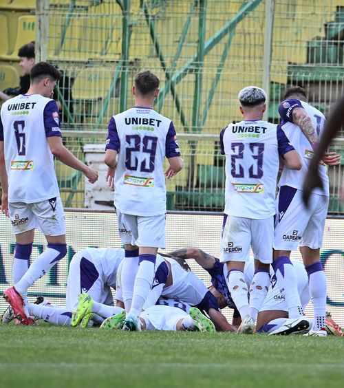 De la U Cluj la FC Argeș   Mijlocașul „șepcilor roșii”   a semnat astăzi  cu nou promovata + a venit și un atacant brazilian