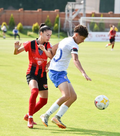  Csikszereda a câștigat Cupa  Formația din Harghita s-a impus în fața Farului, în   ultimul act  al competiției de fotbal feminin