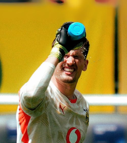 Au stat la vestiare  Motivul pentru care rezervele lui Dortmund   au urmărit la TV prima repriză  cu Mamelodi!