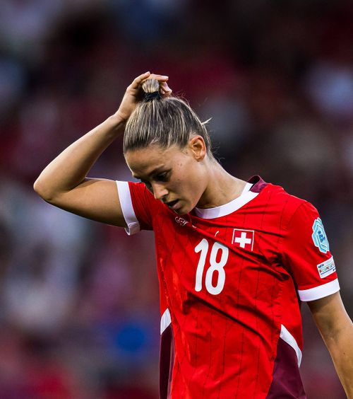 Caz incredibil în Elveția  Federația de fotbal a încercat   să ascundă un eșec  drastic al naționalei feminine în fața unor juniori de la masculin