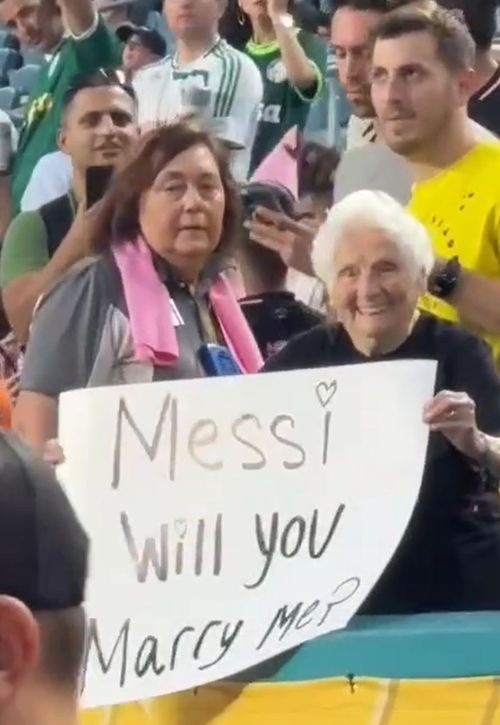 Messi, cerut în căsătorie de „Bunicuța ganster”