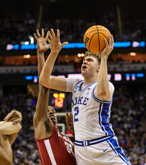 Teoria conspirației  Primul selectat la draftul NBA a fost întrebat dacă a ajuns la Dallas după   o „afacere” cu LA Lakers:  „Asta vă interesează”