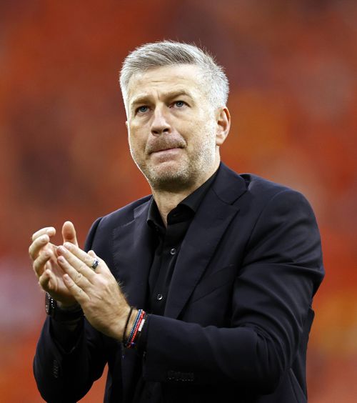 Replică pentru Lucescu    Edi Iordănescu:  „Nu mă contestă pe mine, ci pe jucători” + îl taxează pe Luce: „Grupă mai ușoară nu se putea”