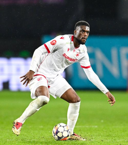 Salariu de 4 ori mai mare!  Homawoo renunță la Dinamo pentru Standard Liege.   Cât va câștiga în Belgia  » Ce spune Rednic