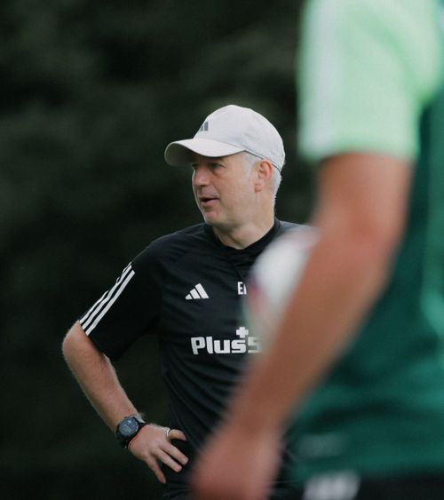 Edi ia din liga a 3-a!  Care e primul transfer făcut de Legia pentru Iordănescu:   „Printre cei mai slabi”