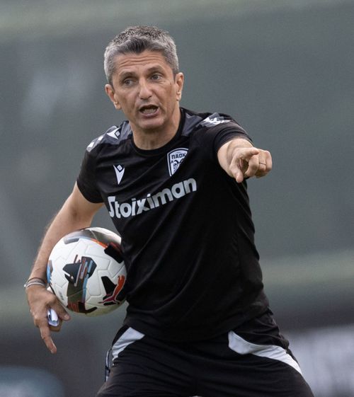 Cum îi motivează Răzvan    Ce le-a spus Lucescu  în vestiar jucătorilor lui PAOK la primul antrenament al noului sezon