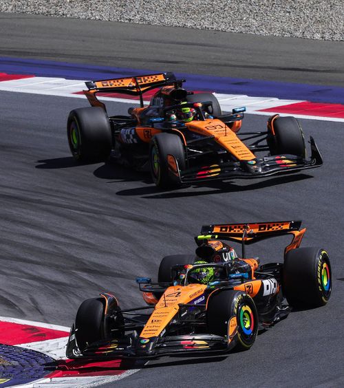 Strălucitor, Norris!  Britanicul, campion în Austria. S-a apropiat la 15 puncte de Piastri!   Verstappen, abandon în primul tur: „Idioții naibii!”
