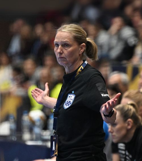 „Cutremur” la CSM București   Helle Thomsen   a părăsit  echipa cu doar câteva săptămâni înainte de reunire, deși mai avea contract încă un an