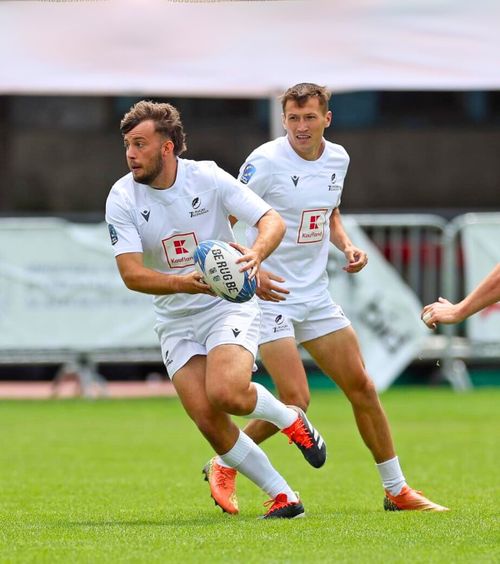 România, turneu în America de Sud  „Stejarii” au plecat în Chile pentru primul meci din   Summer Tour  » Lotul anunțat de federație