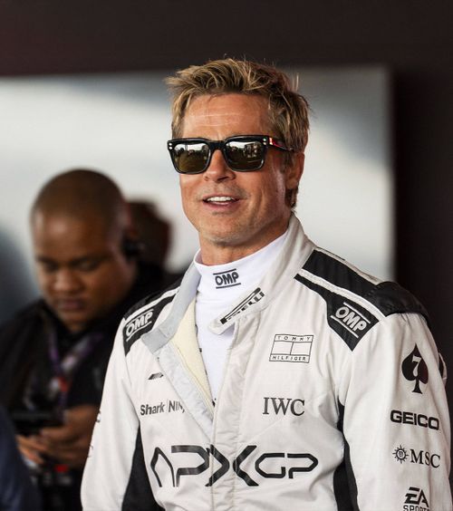 Sponsorizări ca în Formula 1  Filmul cu Brad Pitt, lider la box-office, a adunat   40 de milioane €  din brandurile trecute pe combinezoane