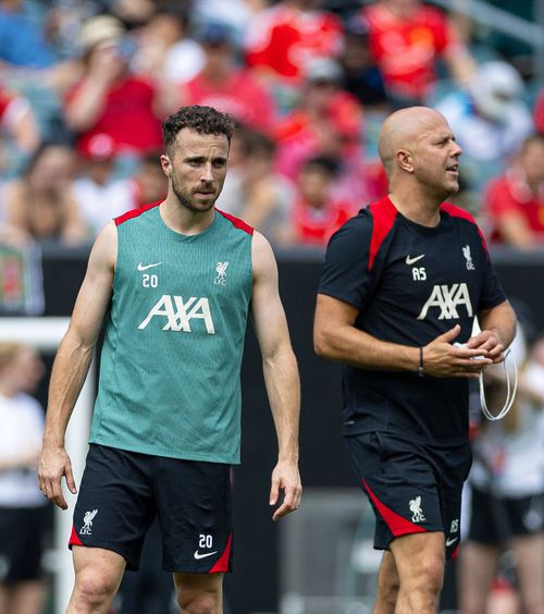 „Șoc absolut”     Arne Slot,  distrus după decesul lui Jota + Mesajul lui Van Dijk, gestul făcut de Liverpool și solicitarea fanilor