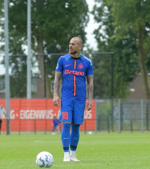 Alibec, negocieri cu Tavi   S-au schimbat   purtătorii numerelor 10 și 7  la FCSB + Mihai Stoica: „Asta e o chestie care mă deranjează teribil”
