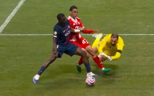 PSG - Bayern. Accidentare horror Musiala. Foto - captură DAZN (2).jpg