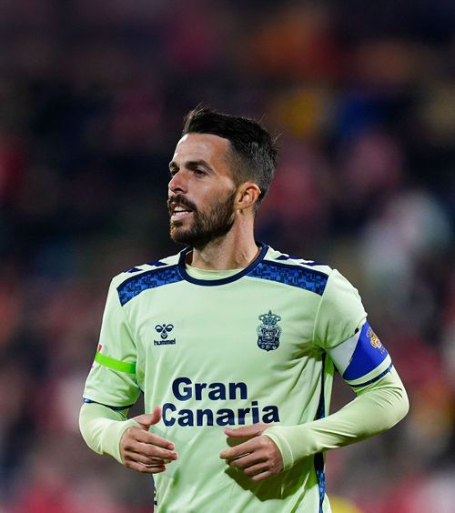 Înapoi după cancer  Căpitanul lui Las Palmas e gata să reia încă o dată fotbalul.   A învins de două ori maladia