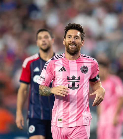 Messi, de neoprit!    VIDEO.  Al patrulea meci consecutiv în care înscrie o „dublă” + Are cifre   mai bune decât Pele!