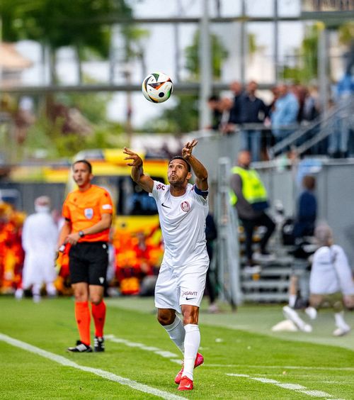 „Am dominat tot meciul”  Mario Camora,   frustrat  după egalul cu Paksi: „Trebuie să bagi mingea în poartă” + Ce spune portarul Hindrich 