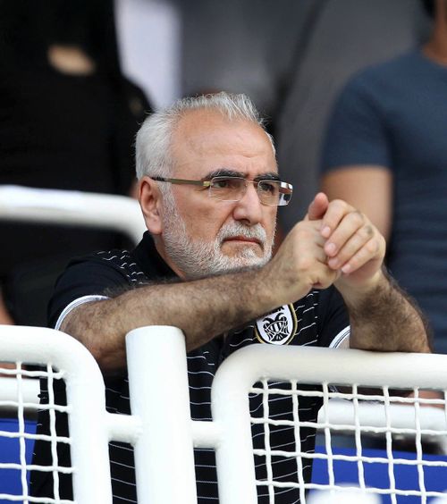 Mesaj războinic    Ivan Savvidis,  controversatul patron al lui PAOK, ședință pe Toumba cu Lucescu și echipa: „Niciun dușman nu-mi va sta în cale” 
