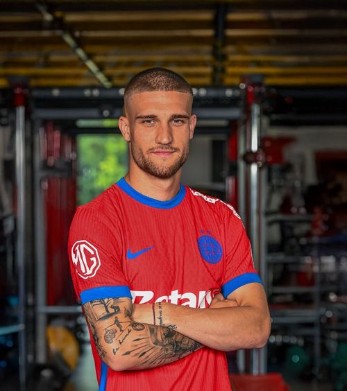 Prezentare oficială    VIDEO:  FCSB și-a lansat   echipamentul  pentru noul sezon