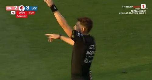 Urgență în tribune la UTA Arad - Universitatea Craiova (foto: captură Prima Sport 1)