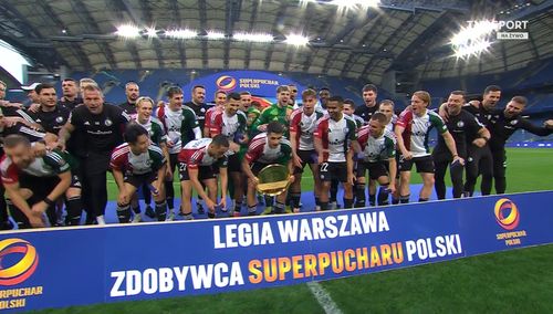 Edi Iordănescu a câștigat Supercupa Poloniei cu Legia Varșovia. Foto - captură TVP Sport