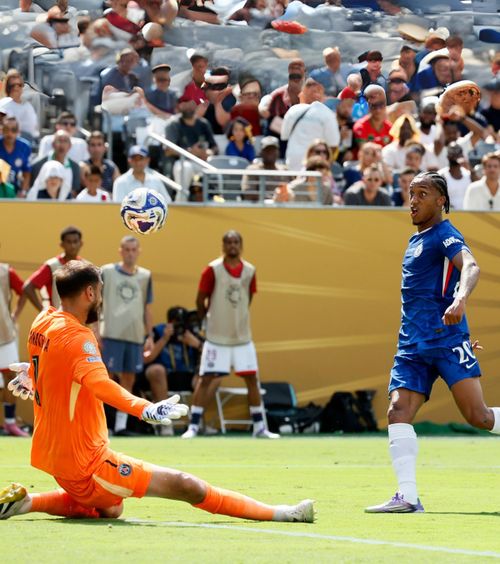  Chelsea e incredibila campioană  Finală-șoc la Mondialul Cluburilor! Câștigătoarea Conference   a făcut să dispară câștigătoarea Ligii:  3-0 cu PSG