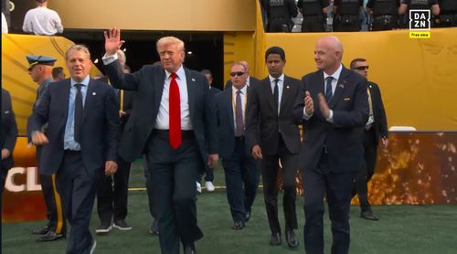 Donald Trump, peste tot la finala Campionatului Mondial al Cluburilor. Foto - DAZN (4).jpg