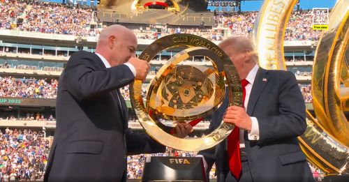 Donald Trump, peste tot la finala Campionatului Mondial al Cluburilor. Foto - DAZN (5).jpg