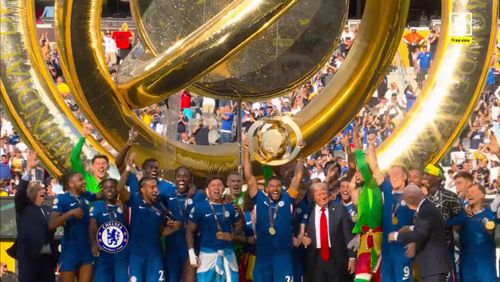 Donald Trump, peste tot la finala Campionatului Mondial al Cluburilor. Foto - DAZN (16).jpg