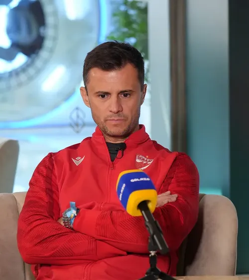 Dinamo acuză provocări   Andrei Nicolescu, noi detalii despre incidentele de la Miercurea Ciuc: „A fost lovit   cu bocancul în gură!”  + Dezvăluiri despre bannerul controversat