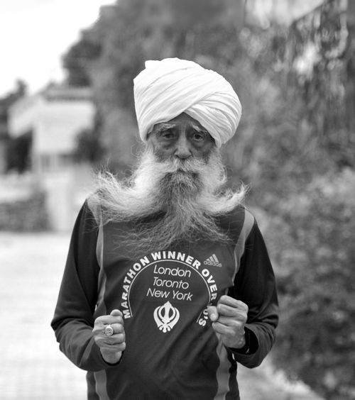 A murit Tornada cu turban   Cel mai bătrân maratonist din lume, lovit mortal de o mașină la   114 ani