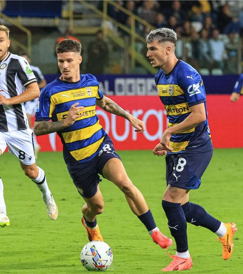 Mihăilă, ofertă din Serie A  Cine îl vrea pe „tricolor”. Ce a făcut antrenorul Parmei +   Ce se întâmplă cu Man