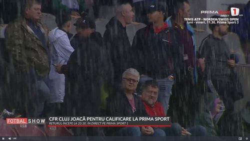 Ploaie torentiala la CFR Cluj - Paksi. Captura Prima Sport (9).jpg