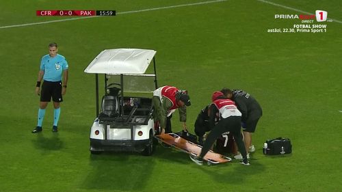 Accidentarea lui Kamara in CFR - Paksi. Captura Prima Sport (9).jpg