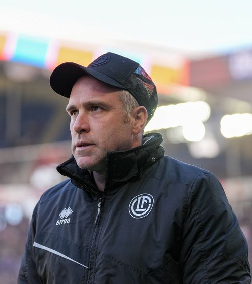 „Mulți joacă la națională”  Antrenorul lui Lugano   nu știe cu ce echipă din România  va juca în Europa League! Ce a spus înainte de „dubla” cu CFR Cluj