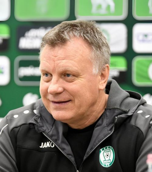 „CFR Cluj nu e ca noi”  Antrenorul lui Paksi   explică eliminarea  din Europa League: „Suntem o echipă maghiară, ei nu sunt o echipă românească”