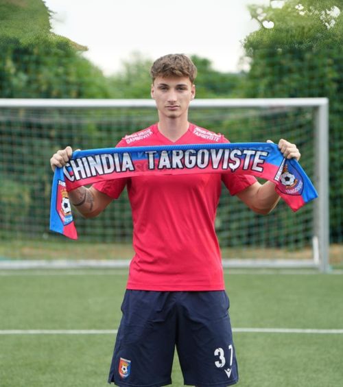 Transfer după transfer  Încă doi jucători prezentați oficial de echipa care   țintește promovarea  în Liga 1 » Vârf de la un club din play-off