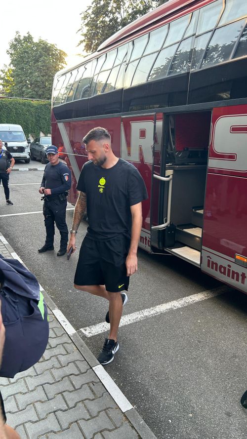 Petrolul - FCSB. Echipele au ajuns la stadion (5).jpeg