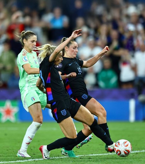 Creatoarea de miracole  A 5-a sa finală consecutivă la națională.   Poate fi al treilea Euro câștigat la rând,  al doilea cu Anglia