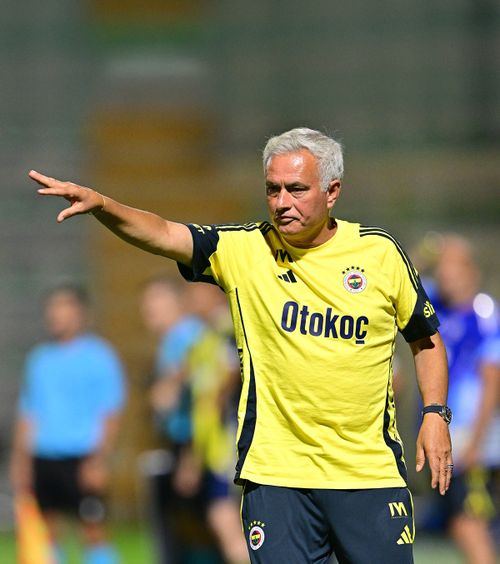 Mourinho, atac la Guardiola  Portughezul reaprinde conflictul cu spaniolul:   „Dacă mori cu ideea ta, ești prost!”