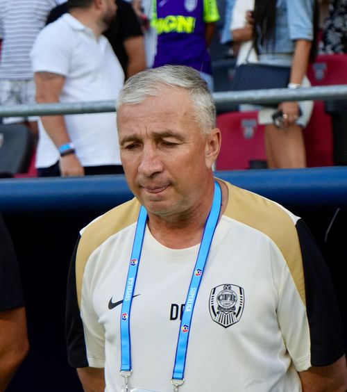 „Sunt favoriți”   Dan Petrescu   a avut probleme mari  înainte de Lugano - CFR Cluj: „Nu am înțeles nimic” » Ce s-a întâmplat