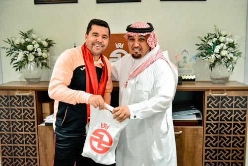 Cosmin Contra a plecat de la Al-Kholood (foto: x.com/alkholoodclub)