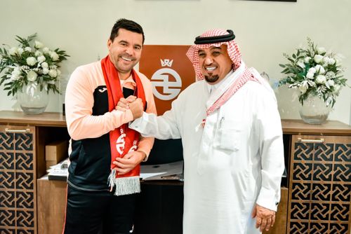 Cosmin Contra a plecat de la Al-Kholood (foto: x.com/alkholoodclub)