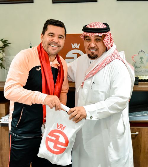 Contra s-a răzgândit    FOTO.  Antrenorul voia să ceară   despăgubiri  de la Al-Kholood, dar s-a ales cu altceva: „A dat dovadă de înțelegere”