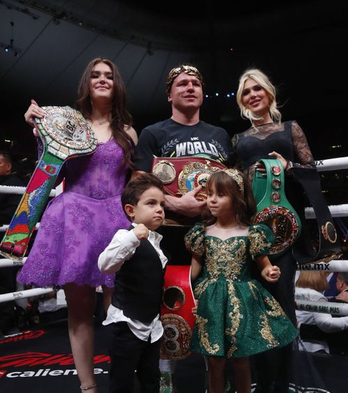 „Banii sunt numai ai mei!”  Copiii campionului din box nu se vor apropia de   averea  sa: „Vă ofer instrumentele pe care eu nu le-am avut”