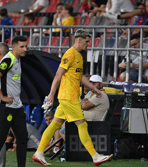 „La VAR se aude, nu?”   Ștefan Târnovanu a dezvăluit   ce i-a spus arbitrului Găman : „Dacă e ceva grav, în minutul 15 nu am mai avea jucători!”